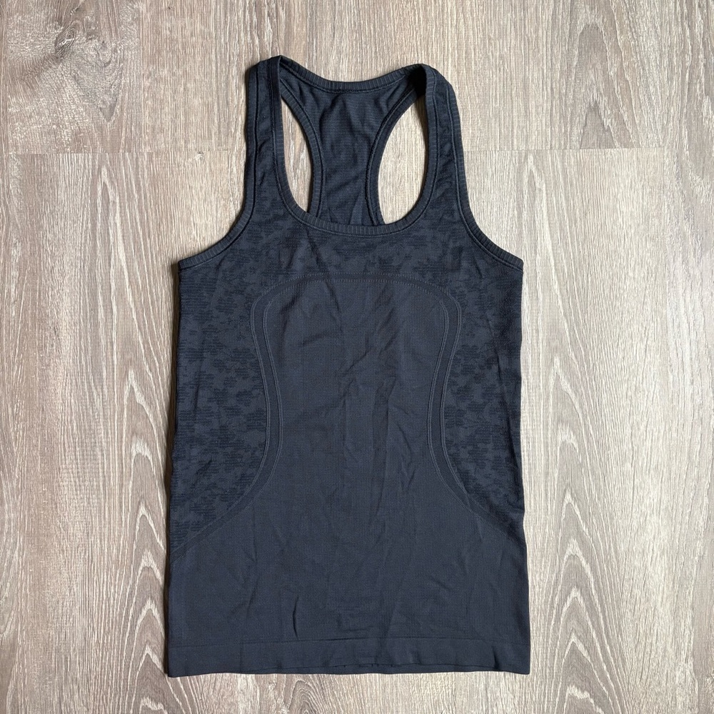 Lululemon Swiftly Tech Racerback Women’s Size 4 - Picture 1 of 3